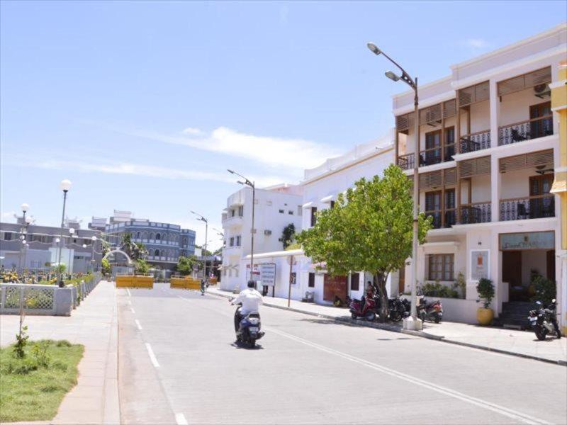 Hotel Cours Chabrol Pondicherry Exterior foto