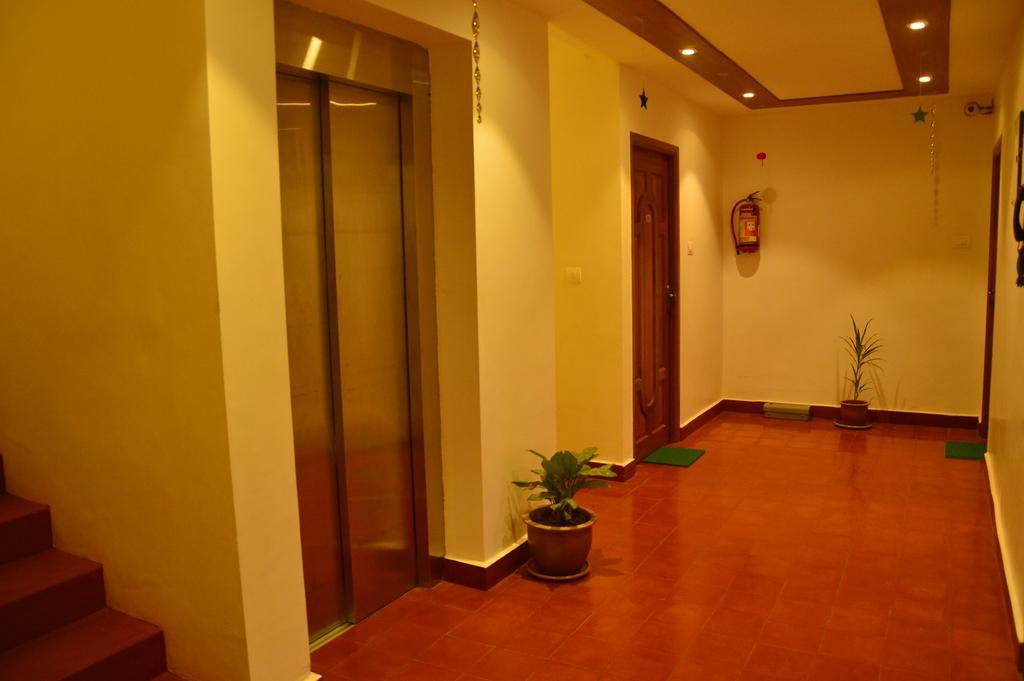 Hotel Cours Chabrol Pondicherry Exterior foto