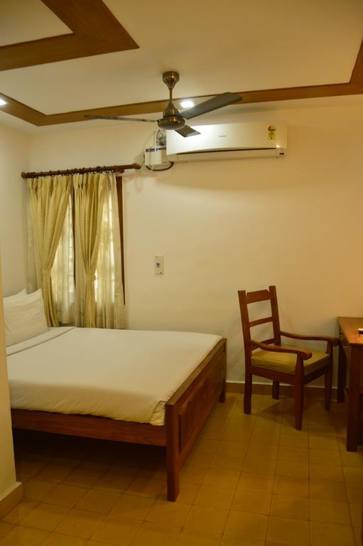 Hotel Cours Chabrol Pondicherry Exterior foto
