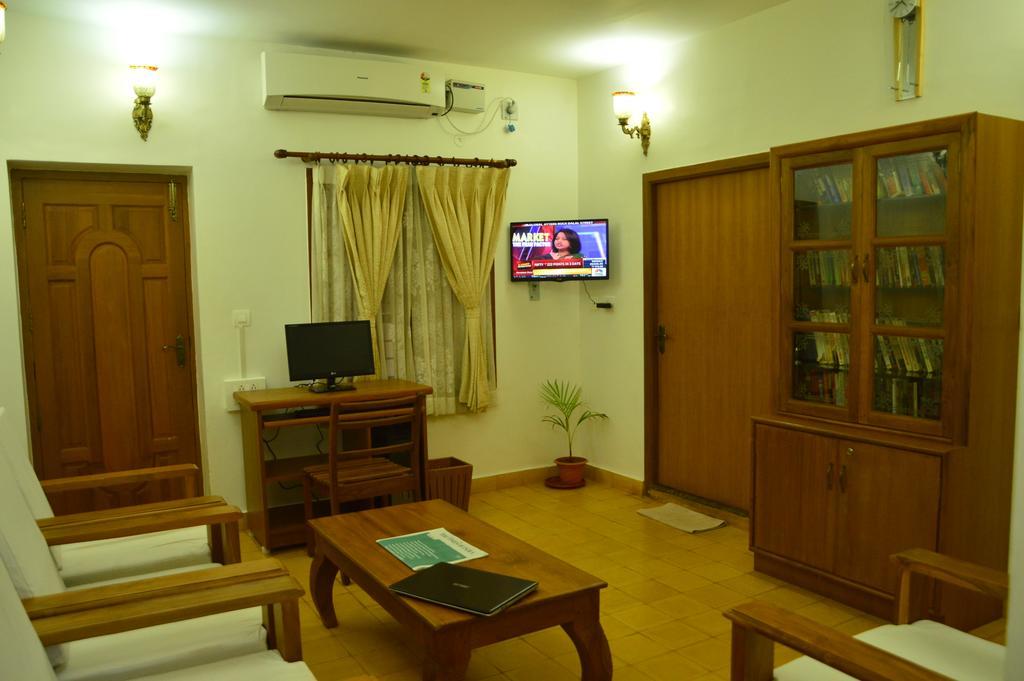 Hotel Cours Chabrol Pondicherry Exterior foto