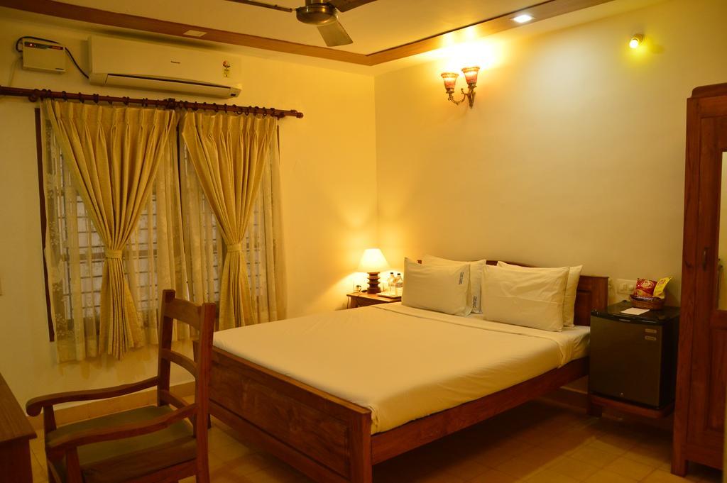 Hotel Cours Chabrol Pondicherry Habitación foto