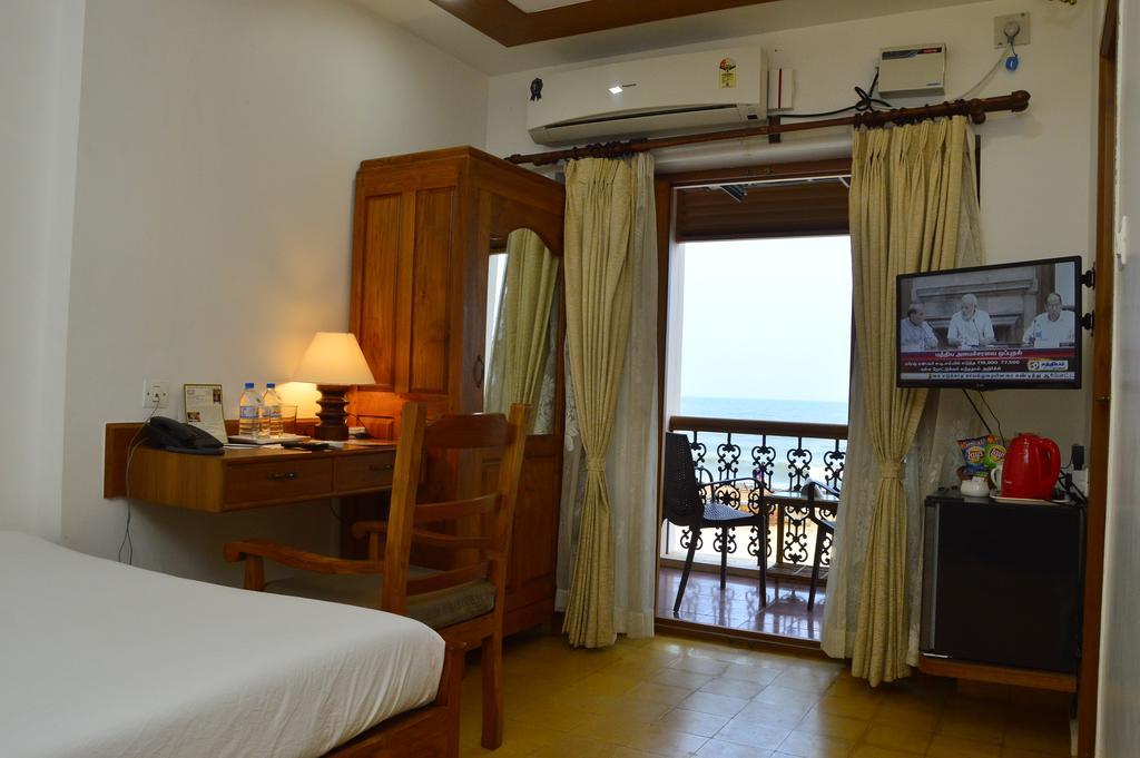 Hotel Cours Chabrol Pondicherry Habitación foto