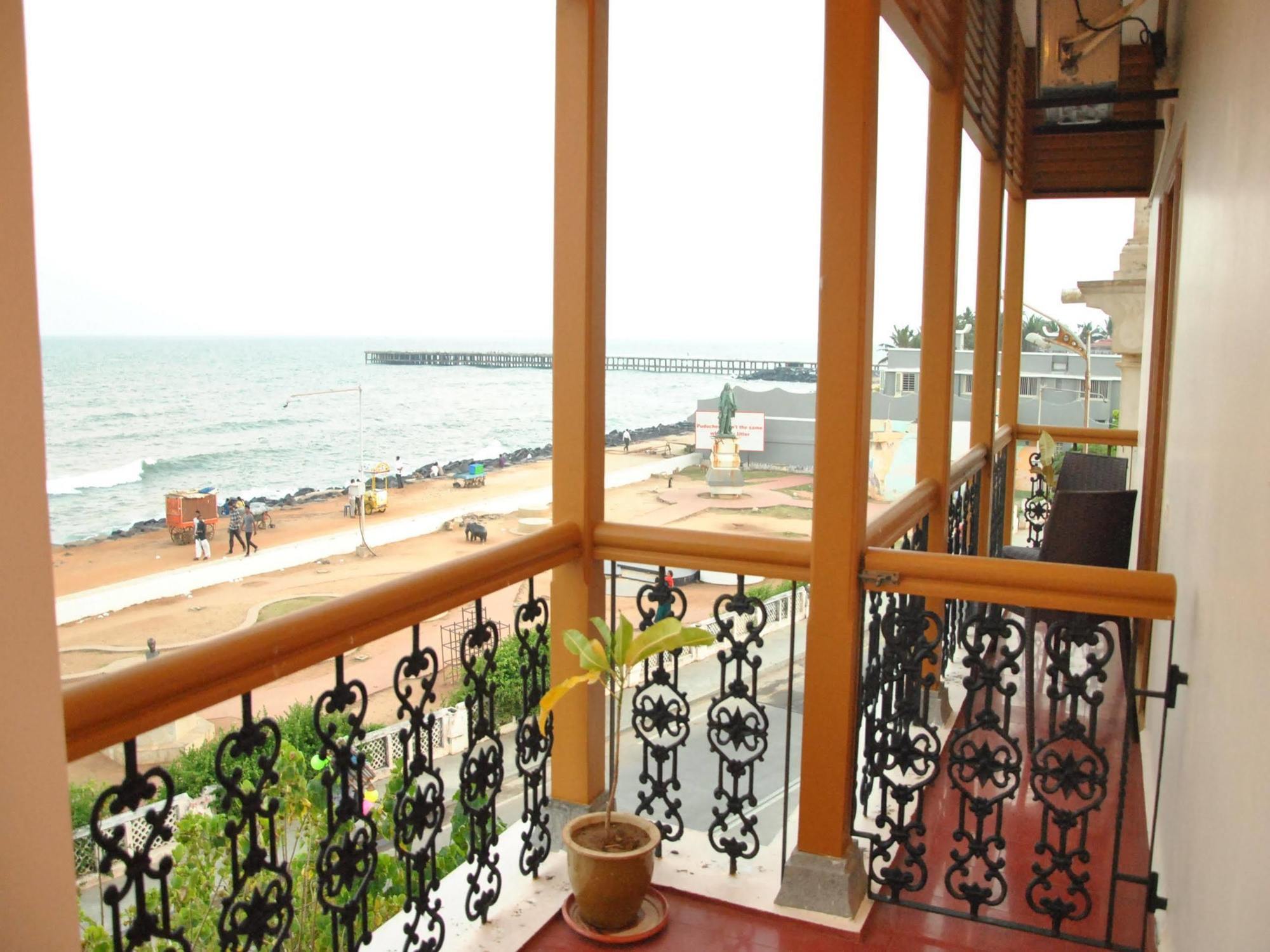 Hotel Cours Chabrol Pondicherry Exterior foto